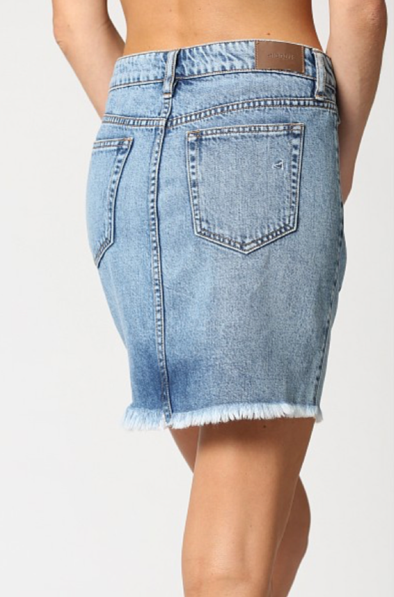 Mid Rise Front Pocket Mini Skirt